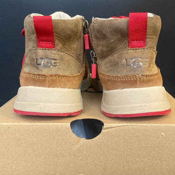 Kids UGG boot: waterproof with side zipper and laces - Picture 3 of 3